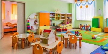 Δύο βρεφονηπιοκόμοι στην Αλεξανδρούπολη έκλειναν τα παιδιά σε αποθήκη και τους έδεναν τα χέρια