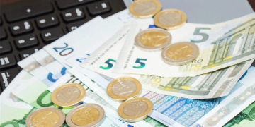ΕΦΚΑ: Επιστροφή εισφορών 4,1 εκατ. ευρώ σε επαγγελματίες – Ποιοι θα δουν χρήματα