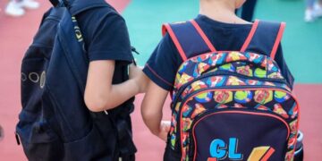 Ενδοσχολική βία: Σήμερα ανακοινώνονται τα νέα μέτρα - Τι προβλέπεται για απουσίες και κινητά