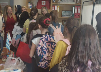 Επίσκεψη μαθητών και εκπαιδευτικών στο Γραφείο του Περιφερειακού Τμήματος του Ελληνικού Ερυθρού Σταυρού Πτολεμαΐδας