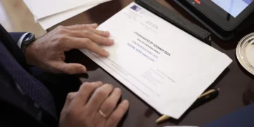 Επιστολική ψήφος: Έλληνες θα ψηφίσουν στις Ευρωεκλογές από το Τζιμπουτί και τη Ζάμπια