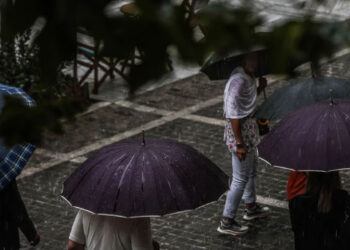Έρχεται σημαντική πτώση θερμοκρασίας, βροχές και αφρικανική σκόνη -Τι «βλέπουν» οι μετεωρολόγοι