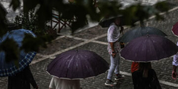 Έρχεται σημαντική πτώση θερμοκρασίας, βροχές και αφρικανική σκόνη -Τι «βλέπουν» οι μετεωρολόγοι