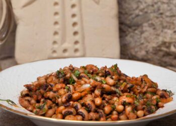 Φασόλια μαυρομάτικα σαλάτα – Η συνταγή του Μοναχού Επιφάνιου