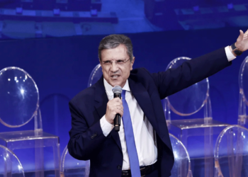 Γιώργος Αυτιάς: Καταιγιστικός στην παρουσίαση του «γαλάζιου» ευρωψηφοδελτίου -«Όλος ο πλανήτης ψηφίζει ΝΔ»