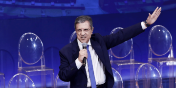 Γιώργος Αυτιάς: Καταιγιστικός στην παρουσίαση του «γαλάζιου» ευρωψηφοδελτίου -«Όλος ο πλανήτης ψηφίζει ΝΔ»