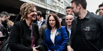 Η Γεροβασίλη ανεβάζει τον πήχη των ευρωεκλογών και αφήνει αιχμές για Κασσελάκη