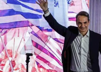 Η ΝΔ κερδίζει έδαφος στις δημοσκοπήσεις: Το «στοίχημα» της συσπείρωσης και το «αγκάθι» της χαλαρής ψήφου