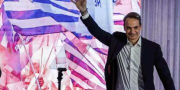 Η ΝΔ κερδίζει έδαφος στις δημοσκοπήσεις: Το «στοίχημα» της συσπείρωσης και το «αγκάθι» της χαλαρής ψήφου