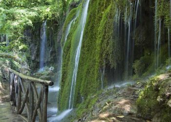 Η πρόταση του Σαββατοκύριακου: Οι μαγευτικοί καταρράκτες του Σκρα