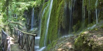 Η πρόταση του Σαββατοκύριακου: Οι μαγευτικοί καταρράκτες του Σκρα