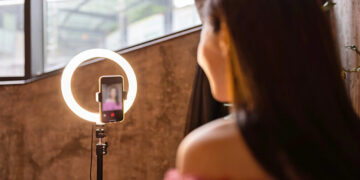 Υπουργείο Ανάπτυξης: Στο στόχαστρο της ΕΕ οι influencers – Σαρώνουν τα social, στη λίστα για παραπλάνηση των καταναλωτών και 20 Έλληνες