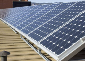 Καταιγισμός αιτήσεων για φωτοβολταϊκά στέγης για να προλάβουν το «τέλος» του net-metering που ορίστηκε για τις 15 Μαΐου – Ο σχεδιασμός του ΥΠΕΝ για το net-billing και την «επόμενη μέρα»