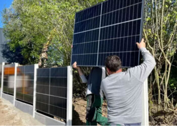 Κερδίζουν έδαφος τα κάθετα φωτοβολταϊκά – Σε φράχτες τα βάζουν στη Γερμανία λόγω του χαμηλού κόστους