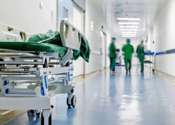 Λοιμώξεις: Χωρίς «όπλα» τα νοσοκομεία κατά των ανθεκτικών μικροβίων – Γιατί είναι σε έλλειψη 10 απαραίτητα αντιβιοτικά