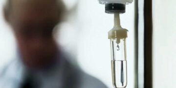 "Μάχη" ογκολόγων με Γεωργιάδη: Τί θα γίνει με τις θεραπείες των καρκινοπαθών