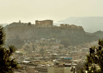 Μαρουσάκης: Αφρικανική σκόνη και λασποβροχές από Δευτέρα -Υψηλές θερμοκρασίες μέχρι το τέλος της εβδομάδας