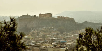 Μαρουσάκης: Αφρικανική σκόνη και λασποβροχές από Δευτέρα -Υψηλές θερμοκρασίες μέχρι το τέλος της εβδομάδας
