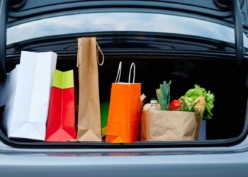 Μεταφέρεις ψώνια από το σουπερμάρκετ με το αυτοκίνητο; - Μπορεί να σε περιμένει πρόστιμο 80 ευρώ