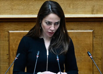 Μιχαηλίδου: Όσοι χρωστούν πάνω από 100 ευρώ δεν θα έχουν ασφαλιστική ικανότητα