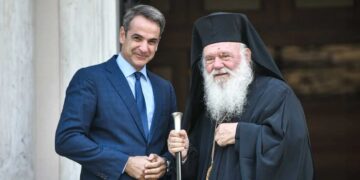 Μητσοτάκης και Ιερώνυμος κλείνουν το «ιερό μέτωπο»: Η επίσκεψη στο Δήλεσι και το πρώτο τετ-α-τετ μετά τον γάμο ομοφύλων