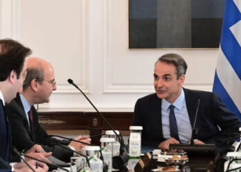 Μητσοτάκης στο Υπουργικό: Μπόνους παραγωγικότητας 15% στους δημοσίους υπαλλήλους