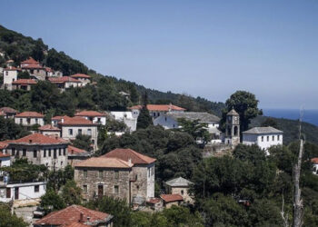 Νομοσχέδιο ΥΠΕΝ: Εντονες αντιδράσεις φορέων για τις ρυθμίσεις για αυθαίρετα και ύδατα Θεσσαλίας