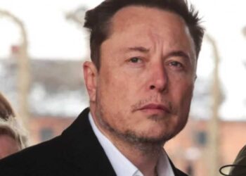 Ο Έλον Μάσκ τουιτάρει για την Ελένη Τσολάκη: «Ένας υπέροχος τρόπος να ξυπνάς στην Ελλάδα»