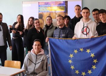 Οι τοπικοί πολλαπλασιαστές του δικτύου Eurodesk στο 2ο ΓΕΛ Φλώρινας για τη διεξαγωγή των Euroclasses