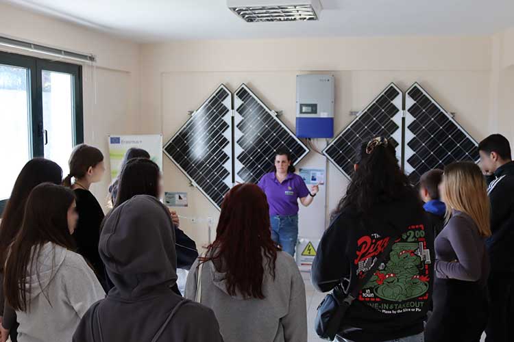 ΟΕΝΕΦ: Επίσκεψη του 1ου Γυμνασίου Γιαννιτσών στο Εκπαιδευτικό Κέντρο ΑΠΕ στον Φιλώτα