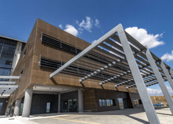 Πανεπιστήμιο Δυτικής Μακεδονίας: Ξεκινούν τα δύο πρώτα ξενόγλωσσα προγράμματα προπτυχιακών σπουδών για φοιτητές από το εξωτερικό