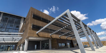 Πανεπιστήμιο Δυτικής Μακεδονίας: Ξεκινούν τα δύο πρώτα ξενόγλωσσα προγράμματα προπτυχιακών σπουδών για φοιτητές από το εξωτερικό