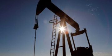 Πάνω από δύο ευρώ το Πάσχα η βενζίνη, στη σκιά των νέων συγκρούσεων