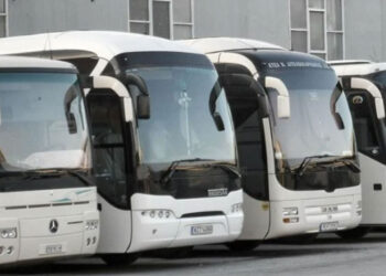 Οδηγός ΚΤΕΛ ξέχασε 75χρονη σε ΣΕΑ στην Εγνατία Οδό έξω από τα Γρεβενά – Επέστρεψε σπίτι της με σχολική εκδρομή