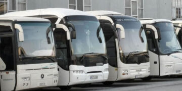 Οδηγός ΚΤΕΛ ξέχασε 75χρονη σε ΣΕΑ στην Εγνατία Οδό έξω από τα Γρεβενά – Επέστρεψε σπίτι της με σχολική εκδρομή