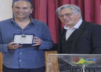 Πλήθος κόσμου παρακολούθησε την παρουσίαση του βιβλίου του Μπάνε Πρέλεβιτς «Η δύναμη της ήττας», στην Εράτυρα την Κυριακή 7/4