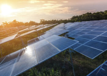 Πώς θα γίνονται οι νέοι διαγωνισμοί ΑΠΕ – Πότε σταματούν οι διοικητικά οριζόμενες ταρίφες για τα μικρά φωτοβολταϊκά