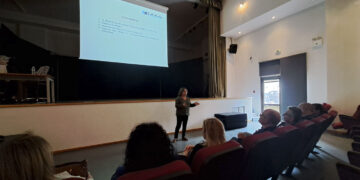 Σέρβια: Πραγματοποιήθηκε η επιμορφωτική συνάντηση με τίτλο «Συζητώντας με την εκπαιδευτική κοινότητα για την παιδική παραμέληση και κακοποίηση»