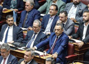 Σπαρτιάτες: Τι θα γίνει με τις έδρες τους αν το δικαστήριο κηρύξει έκπτωτους τους 11 βουλευτές
