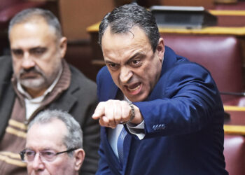 Σπαρτιάτες: Ποινικό και πολιτικό ντόμινο