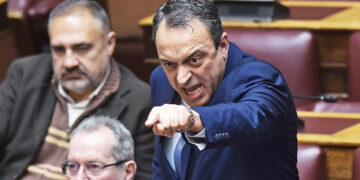 Σπαρτιάτες: Ποινικό και πολιτικό ντόμινο