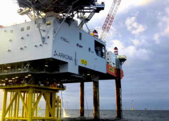 ΣΤΕΛΜΑ ΑΤΕ: «Χτυπά» έργο βαφής θαλάσσιων ηλεκτρικών υποσταθμών για αιολικά πάρκα στη Γαλλία