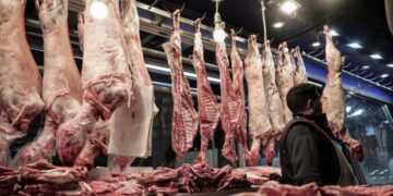 Στις περυσινές τιμές ο πασχαλινός οβελίας - «Ταβάνι» τα 14 ευρώ ανά κιλό λέει ο πρόεδρος της ΠΟΚΚ