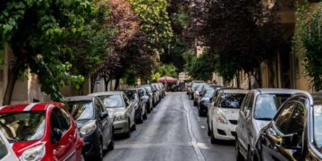 Θα επιβάλλεται πλέον πρόστιμο και για ανασφάλιστα αυτοκίνητα που είναι παρκαρισμένα;