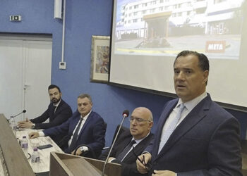 Τι είπε για τα “λίγα” απογευματινά χειρουργεία στον νέο Διοικητή ο Άδωνις Γεωργιάδης