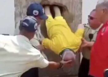 (βίντεο) Βενεζουέλα: H πιο αποτυχημένη απόδραση - Έσκαψαν τούνελ και έπεσαν σε αστυνομικούς που έκαναν άσκηση