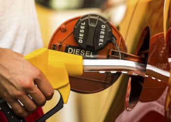 Βενζίνη, ντίζελ, υγραέριο, ηλεκτρικό ρεύμα: Τι συμφέρει καλύτερα και ποιο καύσιμο επιβαρύνει λιγότερο την τσέπη του χρήστη