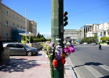 Τροχαίο στη Βουλή: Ένοχος ο αστυνομικός για τον θάνατο του Ιάσονα – Ξέσπασε η μητέρα