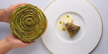 Χρυσοί Σκούφοι 2024: Τα βραβευμένα ελληνικά εστιατόρια με την υψηλότερη βαθμολογία