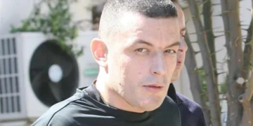 Αλκέτ Ριζάι: Έμεινε στις ανηφόρες η κλούβα που μετέφερε τον διαβόητο κακοποιό – Συναγερμός στην ΕΛ.ΑΣ